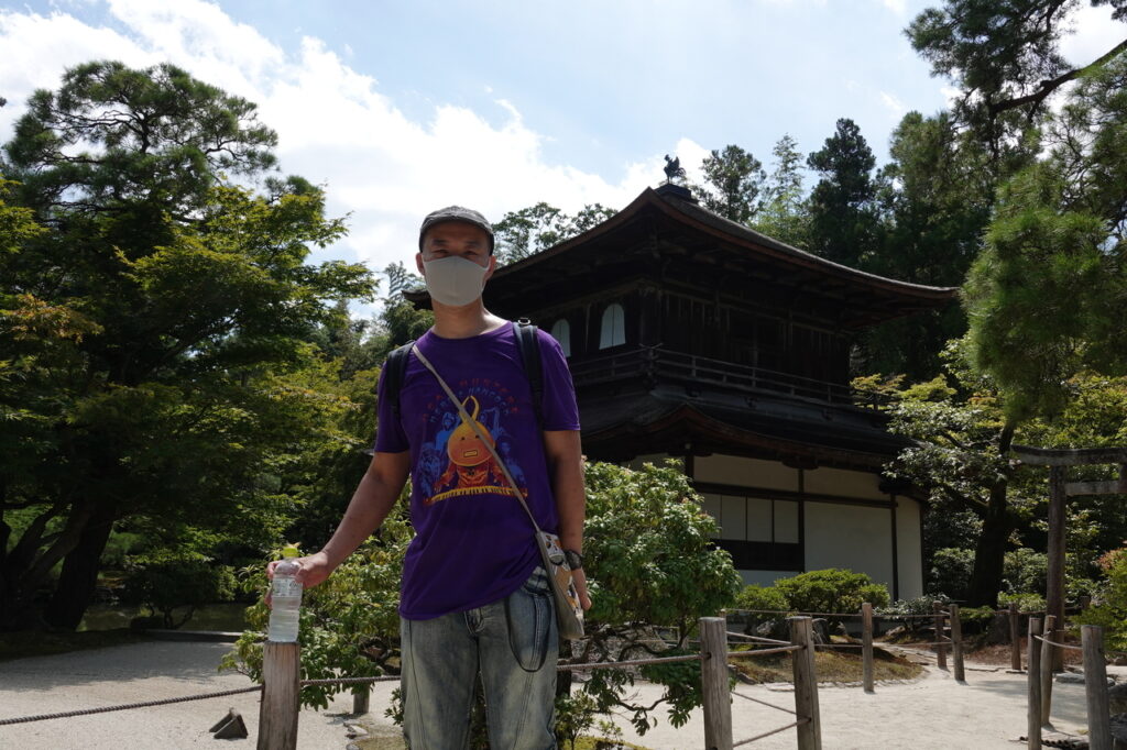 独特の雰囲気を醸し出す銀閣寺 多言語学習の中村屋